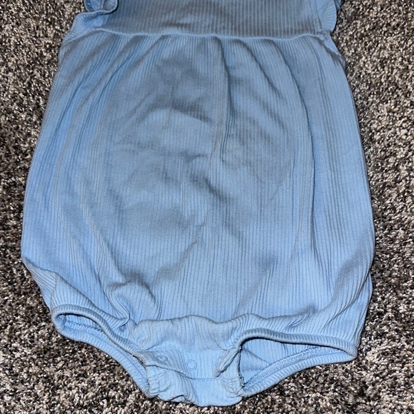 Old Navy Sky Blue Ruffled Bodysuit - Picture 4 of 7